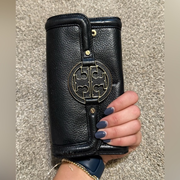 Tory Burch Handbags - Vintage Tory Burch Logo Wallet Clutch Leather